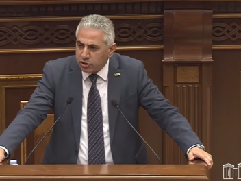 Այդ մարդու կապը Ջրային կոմիտեի հետ այն էր, որ...