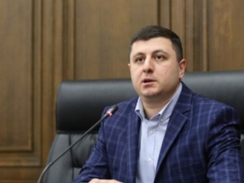 Բանակի հետ կապված ողջ պետական քարոզչությունը...