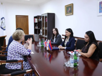 Շարունակել համատեղ ջանքերը մարդու իրավունքներ...