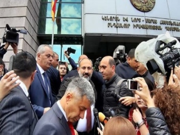 Սահմանադրական կարգի տապալման ընթացքը Հայաստանում. իշխանությունների տարանջատման սկզբունքի յուրացումը. «Փաստ»