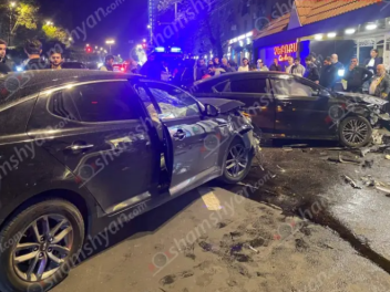 Ազատության պողոտայում բախվել են «Tesla»-ն ու...