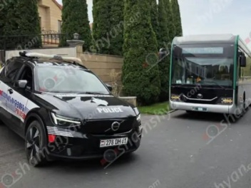 Թիվ 4 երթուղին սպասարկող տրոլեյբուսը բախվել է...