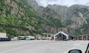 Ձկնամթերքով բեռնված մեքենաները չեն կարողանում հատել վրացական մաքսակետը. «Հետք»