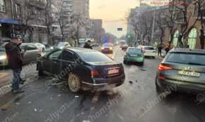 Երևանում՝ Բաղրամյան պողոտայում, բախվել է 4 մեքենա