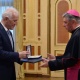 Президент Армении вручил Медаль признательности Апостольскому нунцию Ватикана