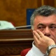Ինձ զսպելով, փորձեցի առայժմ չօգտագործել «ոջիլ», «էշ», և նորաձևակիրթ այլ որոշիչներ ու բացահայտիչներ… Ռուբեն Հակոբյան