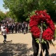 Ծառուկյան ընտանիքի անունից ծաղկեպսակ է դրվել անմար կրակի մոտ