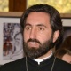 Մի՞թե այդքան նվաստ եք, այդքան վաճառված հոգիներ, որ Ձեր նենգ խաղերի սլաքներն ուղղում եք Սուրբ Եկեղեցուն․ Հայր Ասողիկ Կարապետյան