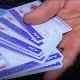 Մի շարք անձինք մեղադրվում են կաշառքի դիմաց վարորդական վկայական տրամադրելու գործընթացը կազմակերպելու պատրվակով տարբեր չափերի գումար ստանալու մեջ