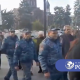 Գյումրեցիները հավաքվում են քաղաքապետարանի շենքի մոտ. մեծաթիվ ոստիկանական ուժեր են կենտրոնացվել